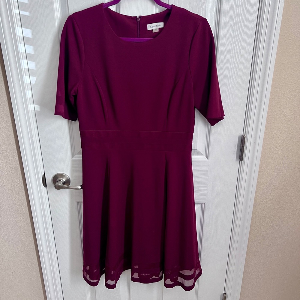 Calvin Klein Women Dress Plum Knee Length‎ Sheath Fit Short Sleeve Size 10